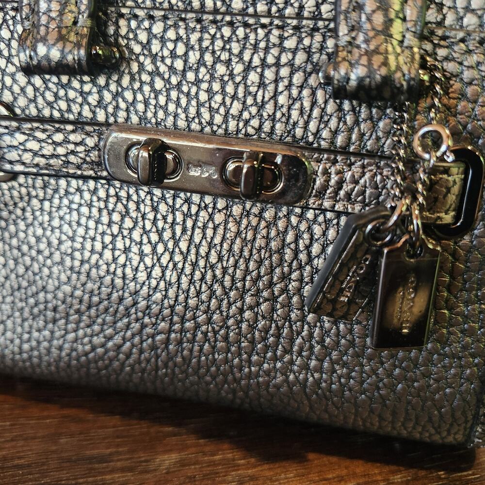 New Coach Mini Swagger 15 In Pebble Leather Gray Metallic Crossbody Bag 54625 - Picture 2 of 12